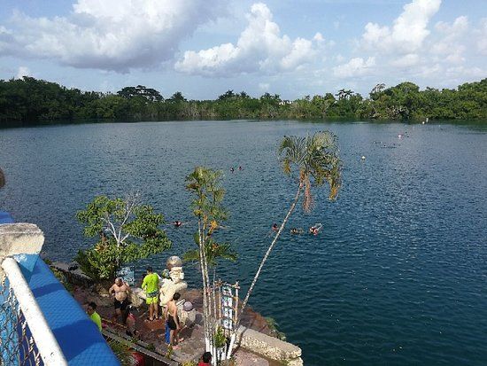 Cenote Black